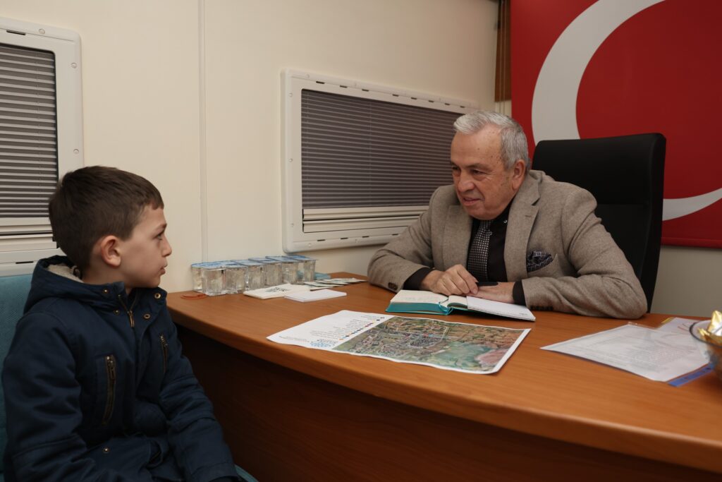 Çocuklardan Başkan’a Kaykay Talebi