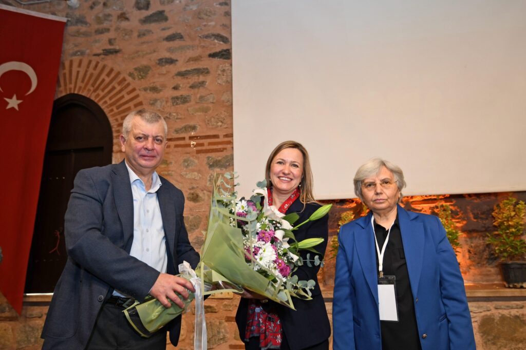 Kent Konseyi’nde Bayrak Değişimi