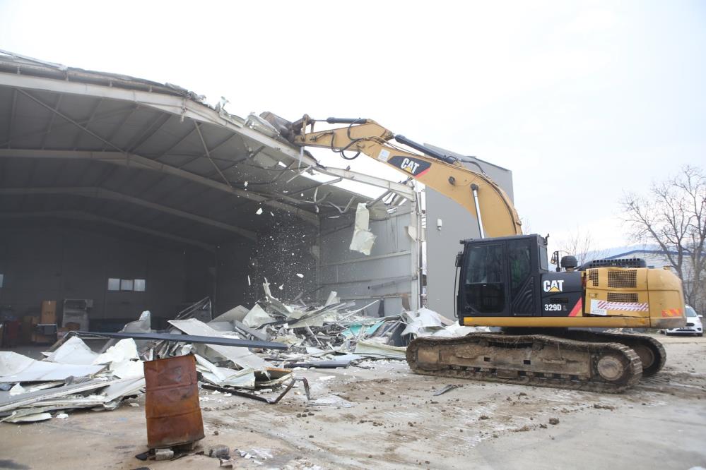 Yıkım Ekipleri Sahaya İndi