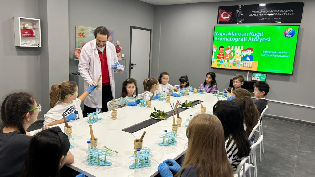 Küçük Mucitler Bilim Keşfinde