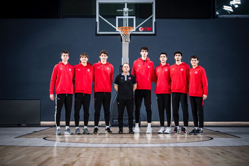 Genç Devler Milli Kampta