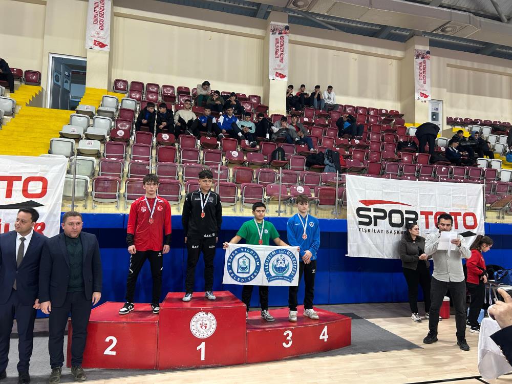 Minderin Yıldızları Madalyaları Topladı