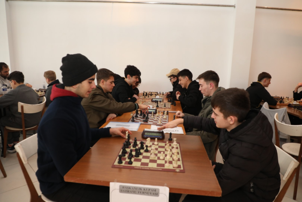 İnegöl’de Hamle Sırası Gençlerde