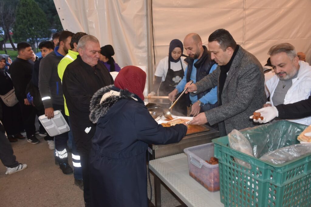 BEKSİAD’dan Ramazan’da Birlik Sofrası: Her Gün Yüzlerce Kişiye İftar