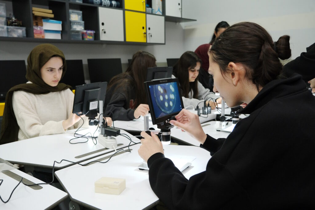 Okullarda Bilim Şenliği Başladı