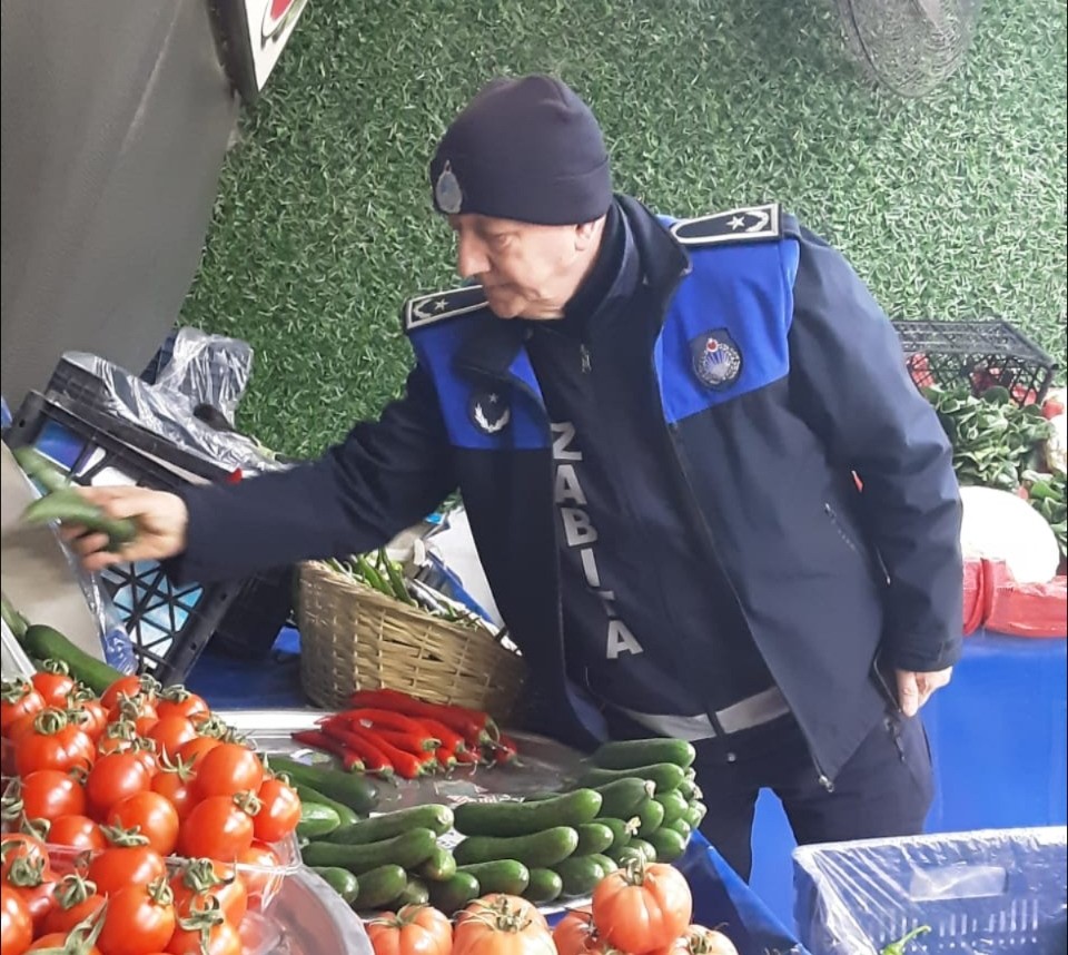 İnegöl’de Zabıta Sahaya İndi