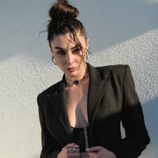 Eşref Rüya’nın “Kara Meleği” Büşra Cebe Sosyal Medyayı Salladı