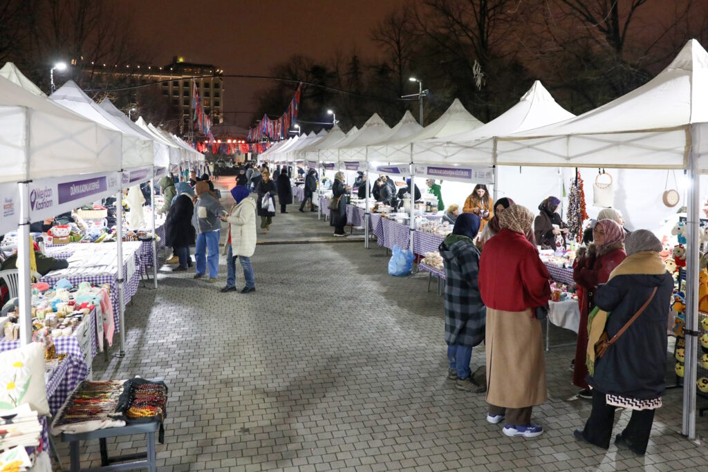 Üreten Kadınlar Meydana İndi