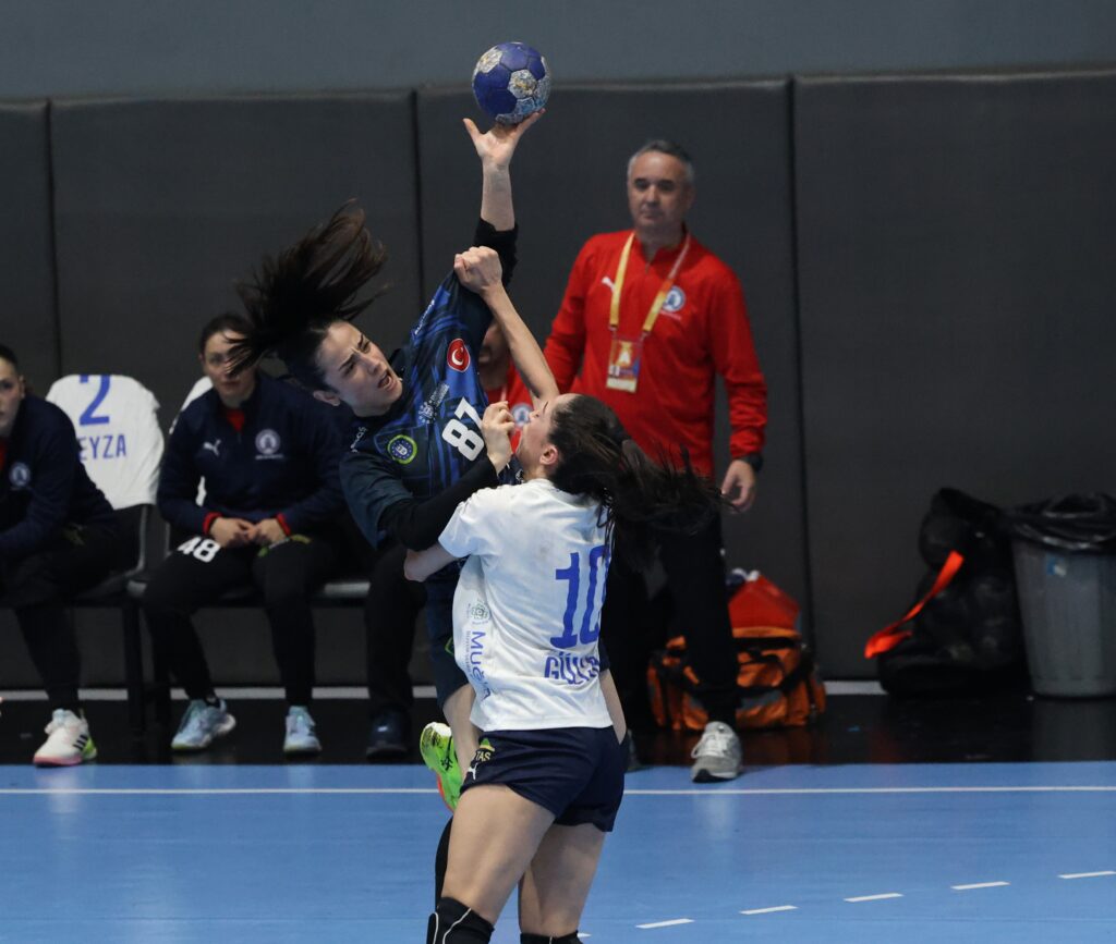 Bursa’da Hentbol Heyecanı Dinmiyor