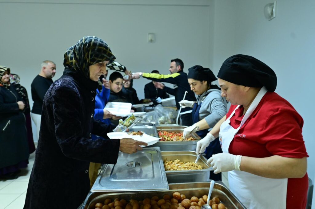 Şükrü Deviren’den Halk Sofrasına Davet