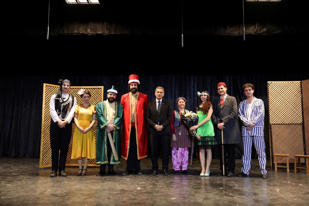 Gemlik’te Orta Oyunu Şöleni