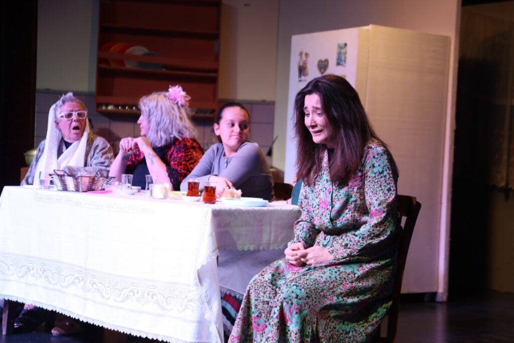 Şiddete Karşı Sahne Dediler