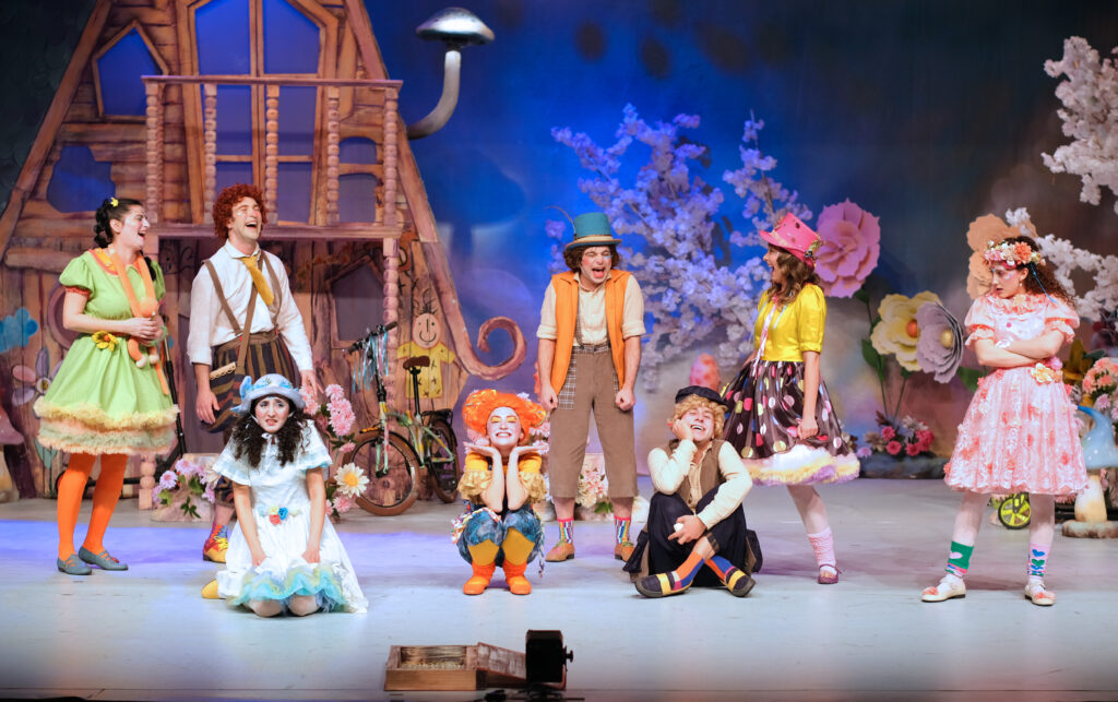 “Bencil Dev” Sahneye Taşındı: Sevginin Dönüştüren Gücü Bu Masalda Hayat Buluyor