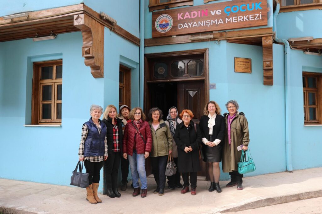 Gemlik’te 8 Mart’ta Toplumsal Cinsiyet Eşitliği Paneli Düzenlendi