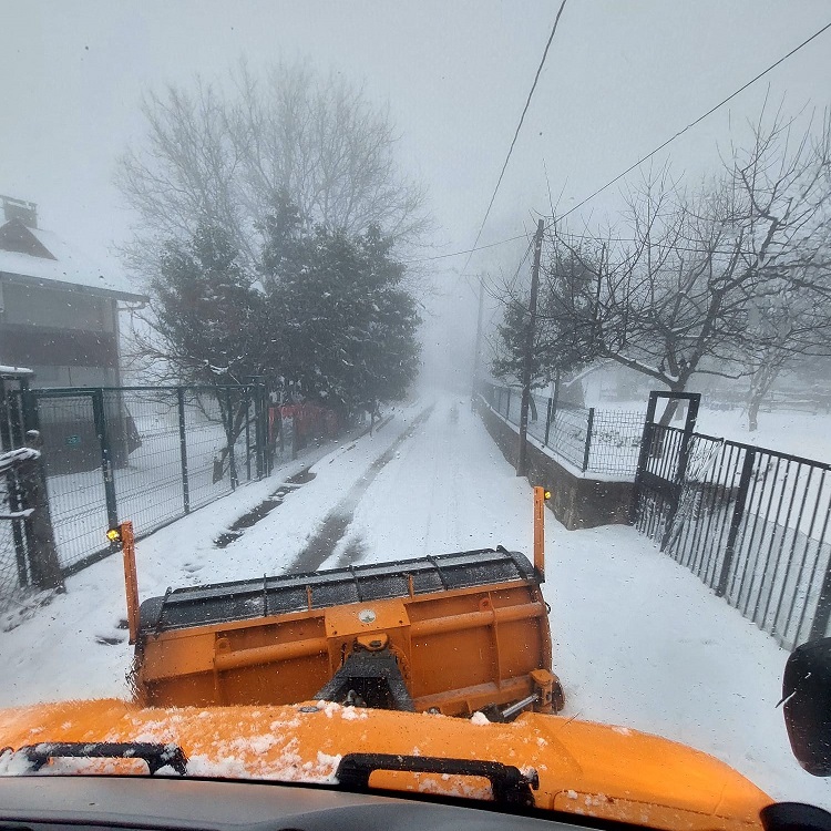 Osmangazi’de bayramda karla mücadele