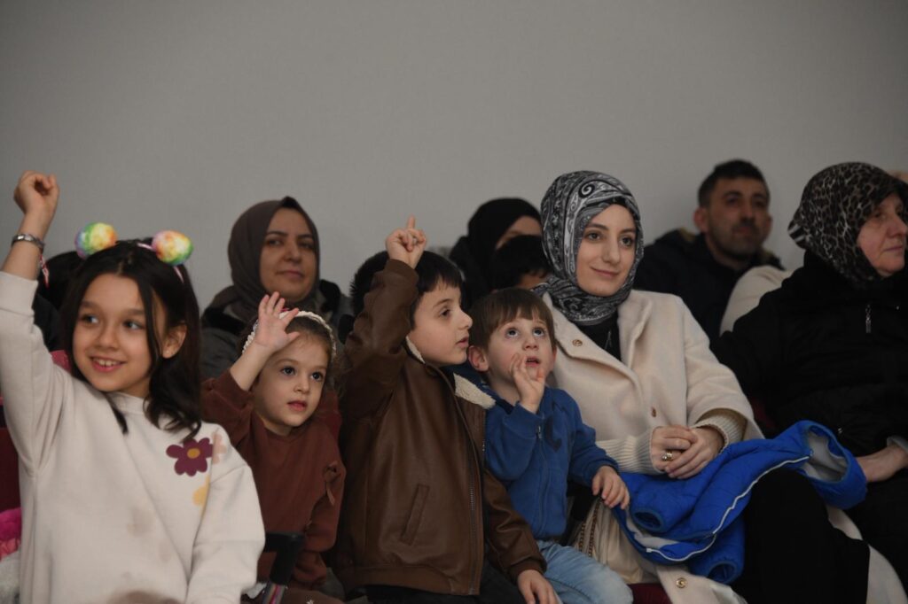 Osmangazi Belediyesi’nden Demirtaşlı Çocuklara Ramazan Sürprizi