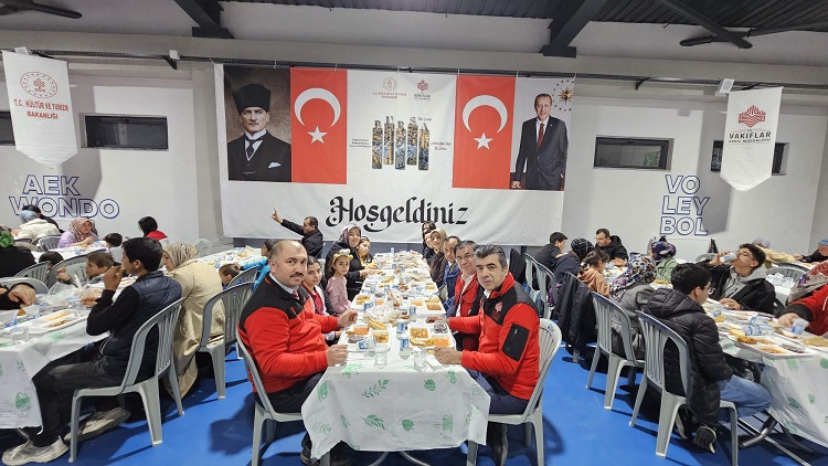 Vakıflar Genel Müdürlüğü’nün hayır sofraları binlerce vatandaşı ağırladı