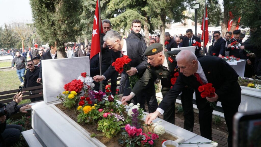 Bursa Şehitlerini Saygıyla Andı
