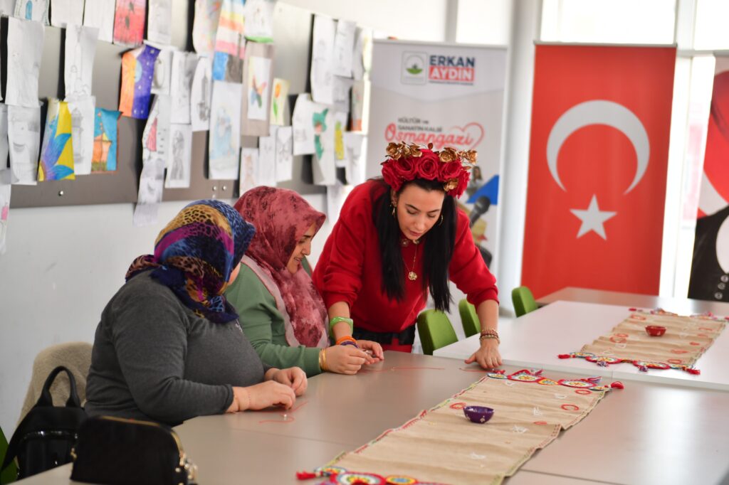 Osmangazi’de Kültürel Bileklik Atölyesi