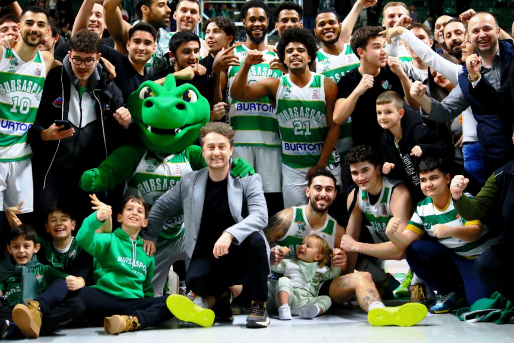 Uzatmalarda gelen dev galibiyet