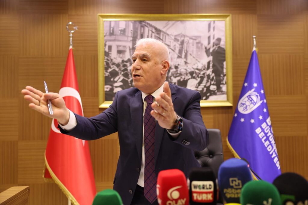 Mecliste Siyaset Kabul Edilemez