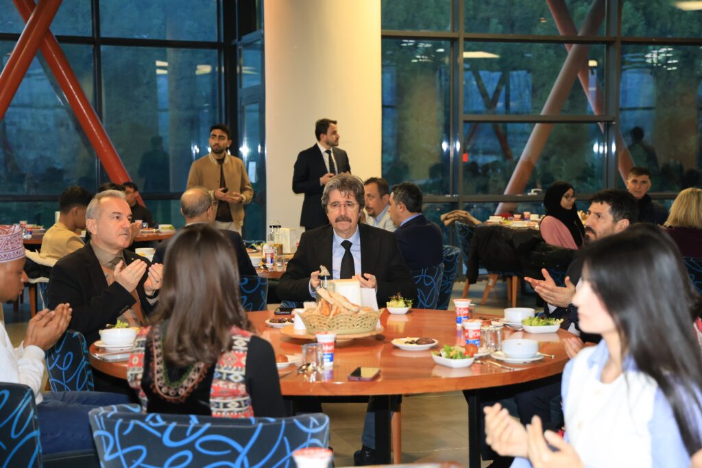 ULUTÖMER’de Dünya İftar Sofrası