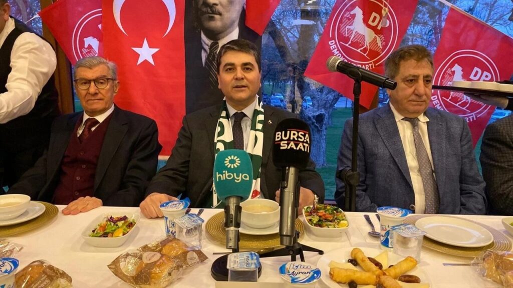 Bursa’da Demokrat Gövde Gösterisi