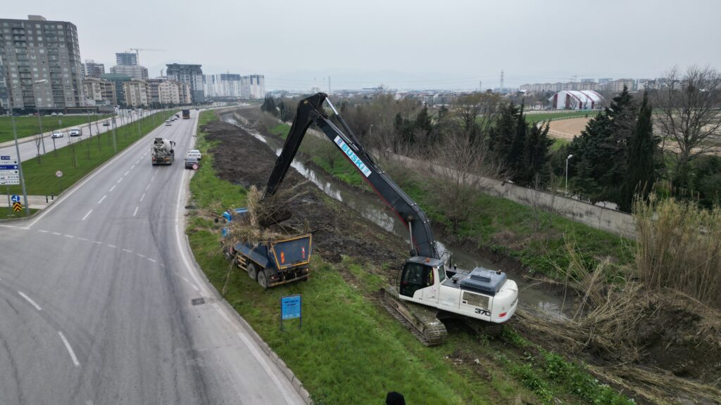BUSKİ’den Dere Temizliği Hamlesi