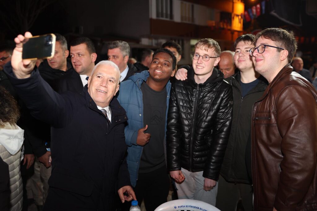 Baba Ocağında Kadir Gecesi