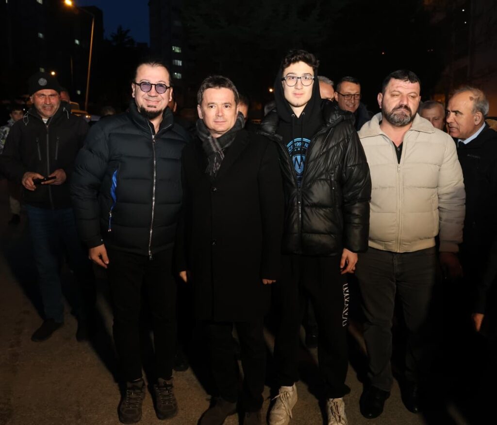 Başkan Aydın’dan Erzak Yardımı