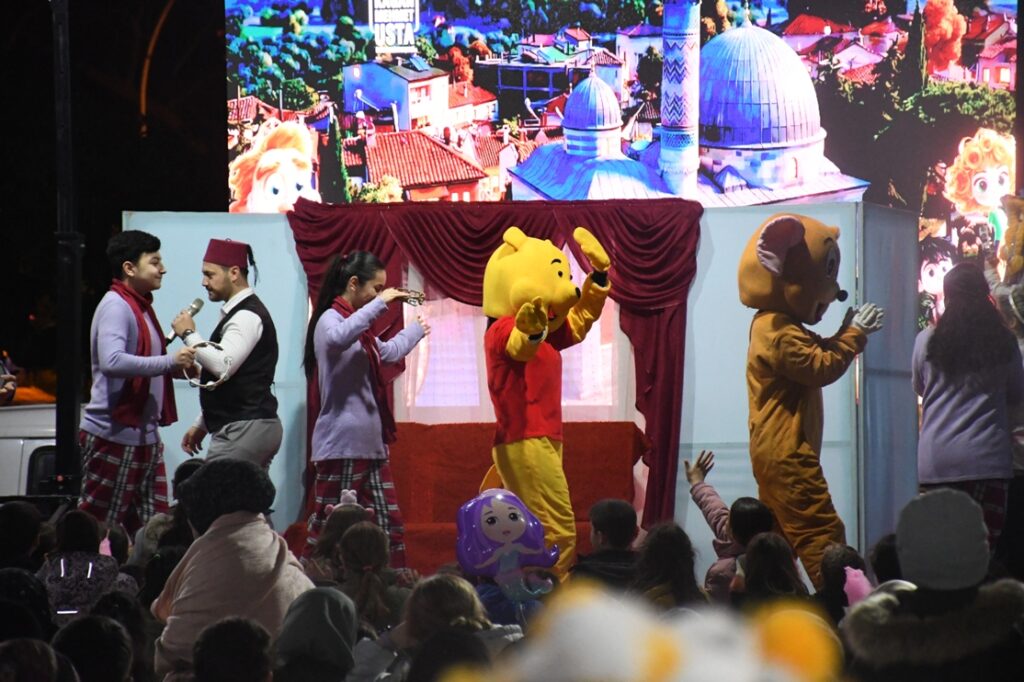 Minik Gönüller İznik’te Eğleniyor