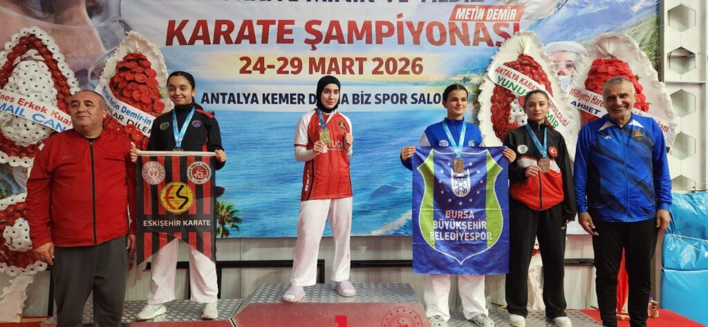 Bursa karateye damga vurdu