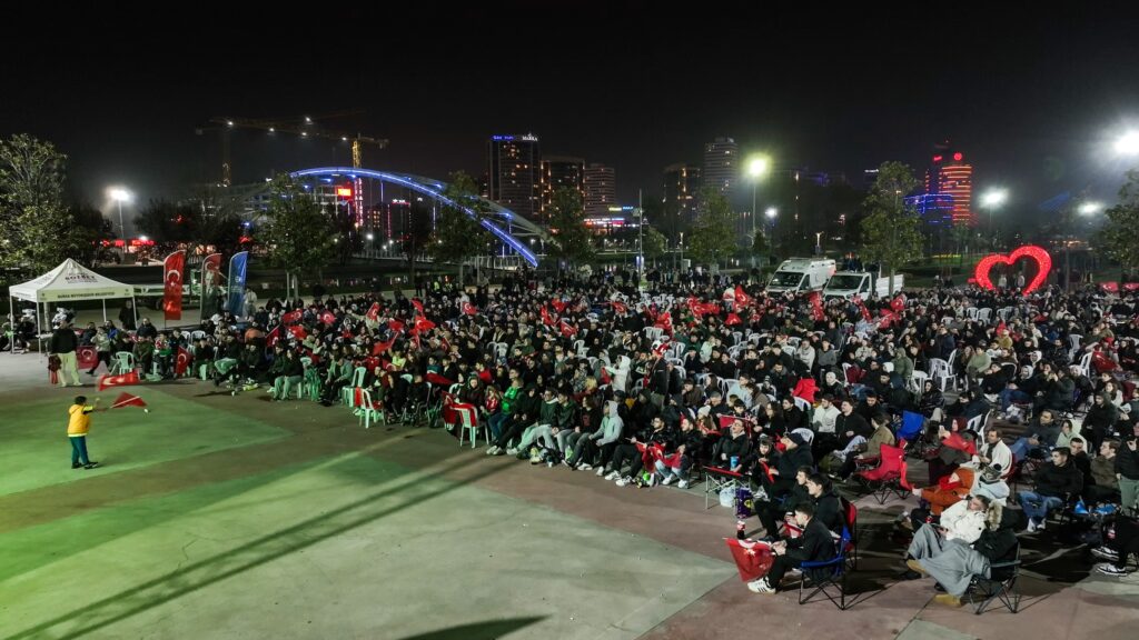 Bursa’da milli maç coşkusu zirve yaptı