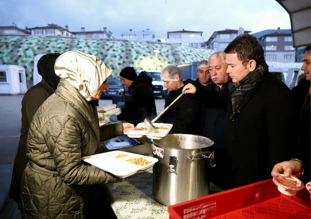 Çırpan’da Dev İftar Sofrası
