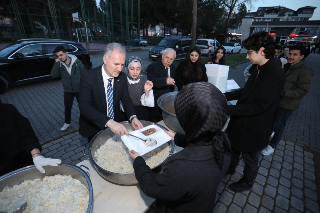 İnegöl’de İftar Şöleni Başladı