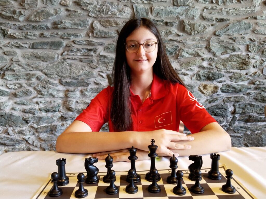 Bursalı Arya Destan Yazdı