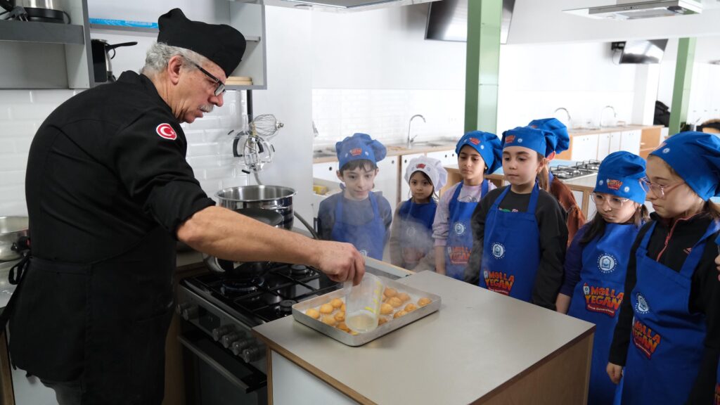 Yıldırım’da Minik Eller Mutfakta