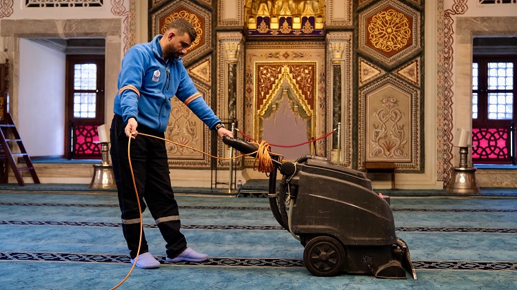 Yıldırım’da camilerde hummalı bayram temizliği