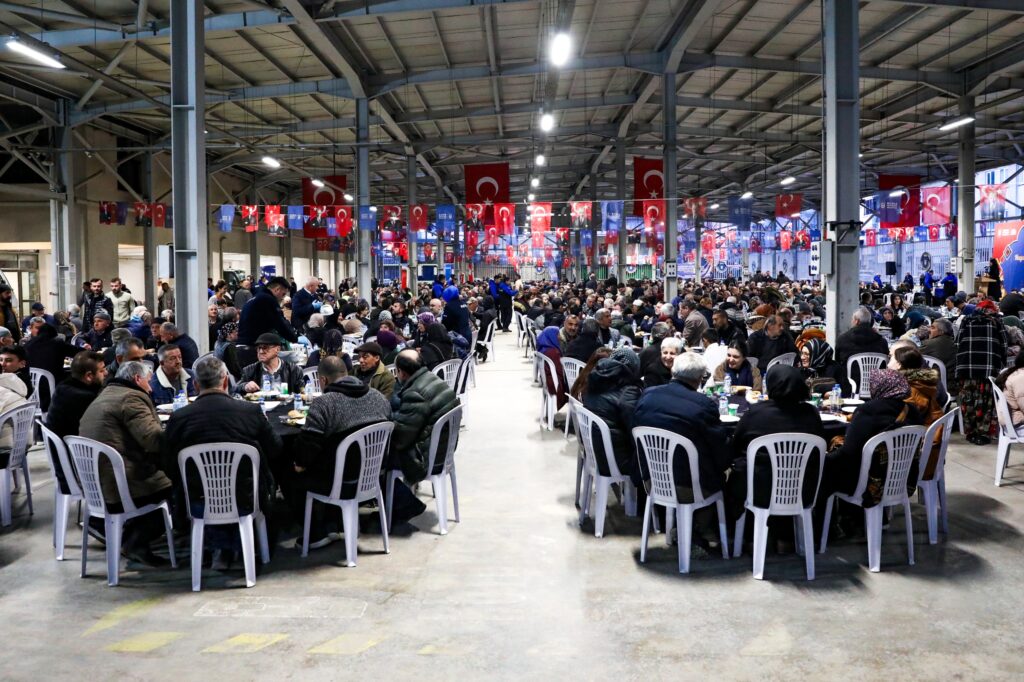 Yenişehir’de Dev İftar Sofrası