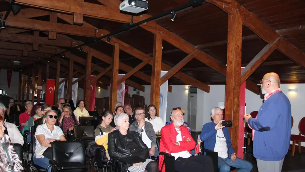 Kıyı, Köşe, İki Yüz Fotoğraf Sergisi Selçuk Efes Kent Belleği’nde Sanatseverlerle Buluştu