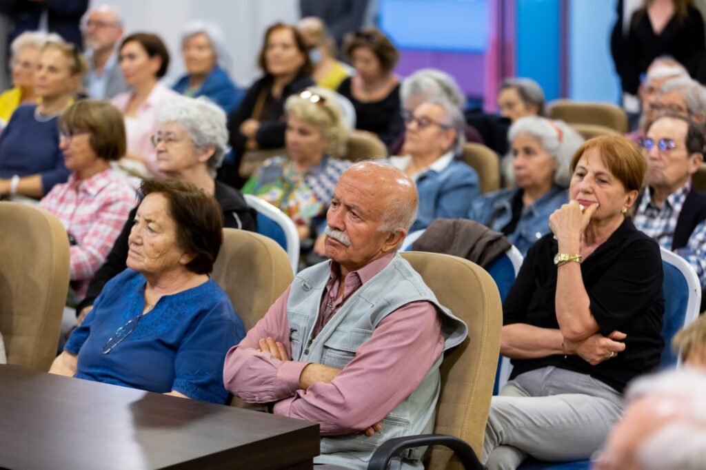 Narlıdere’de 3. Yaş Üniversitesi Yolculuğu Başladı