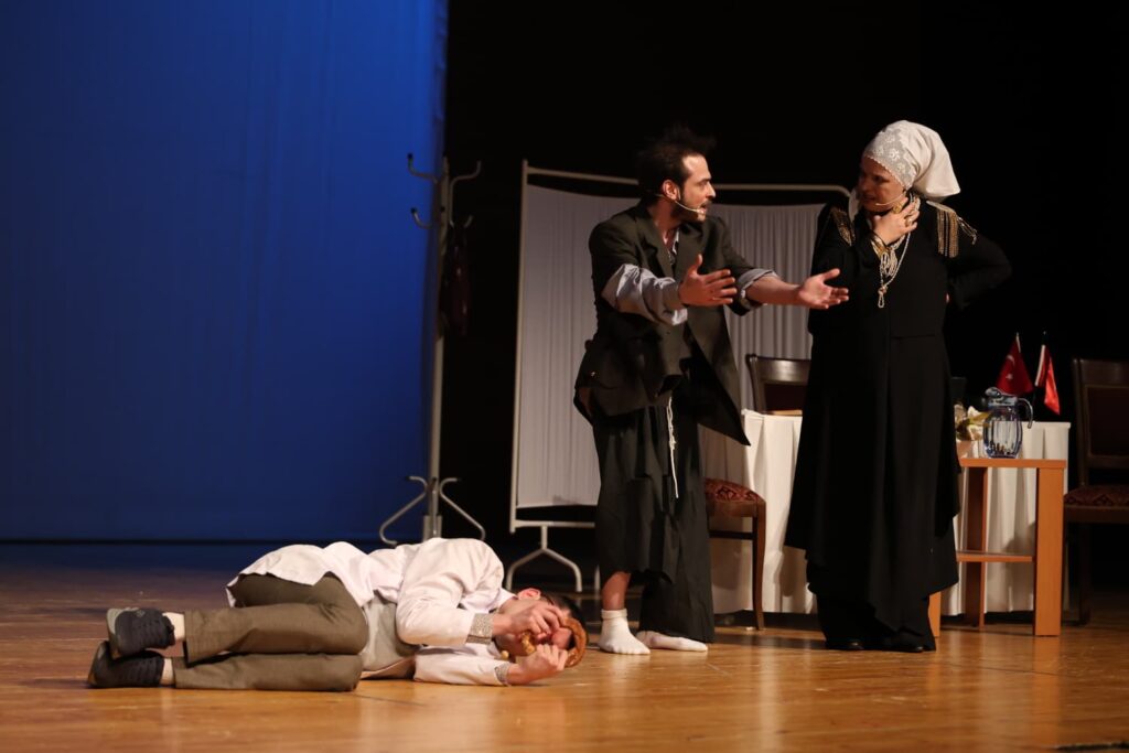 Osmangazi Belediyesi’nden Rumeli Esintili Tiyatro Gecesi