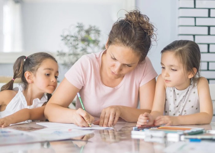 Okullarda Yeni Dönem: Ebeveynler de Eğitime Dahil Ediliyor