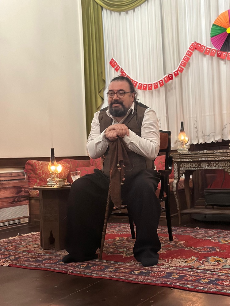 Bursalı meddah tarihi kültürel mirası geleceğe taşıyor