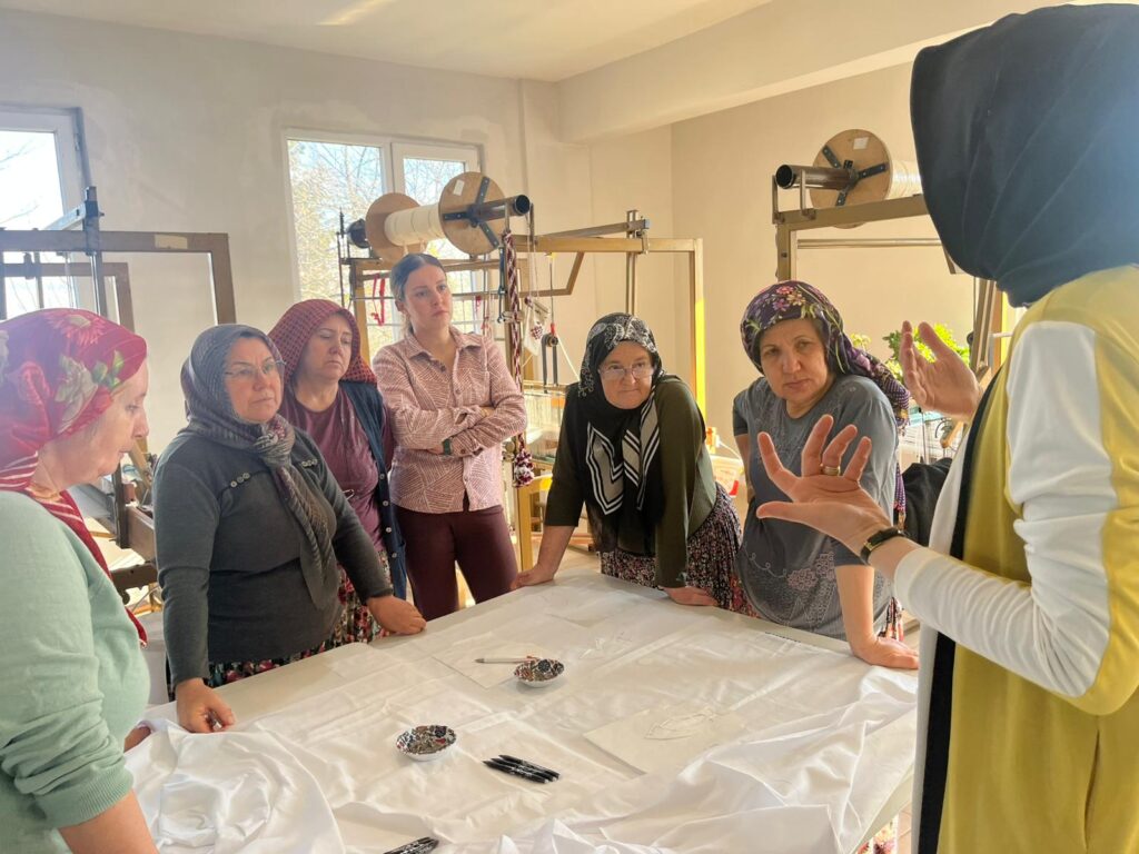 İznik geleneksel el sanatları ile dijital dönüşüm “Dijiz” projesinin eğitim ayağı tamamlandı…