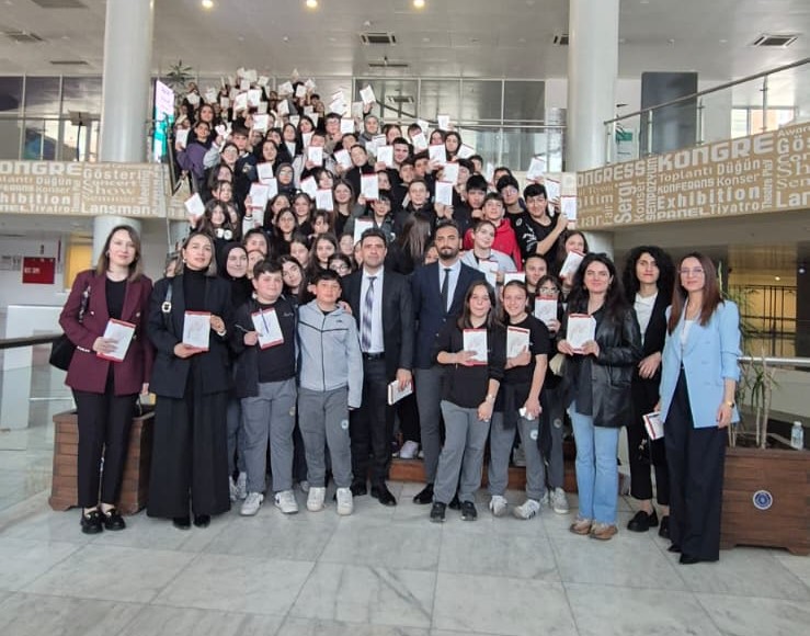 Küçük Kalemler lll okurlarla buluştu