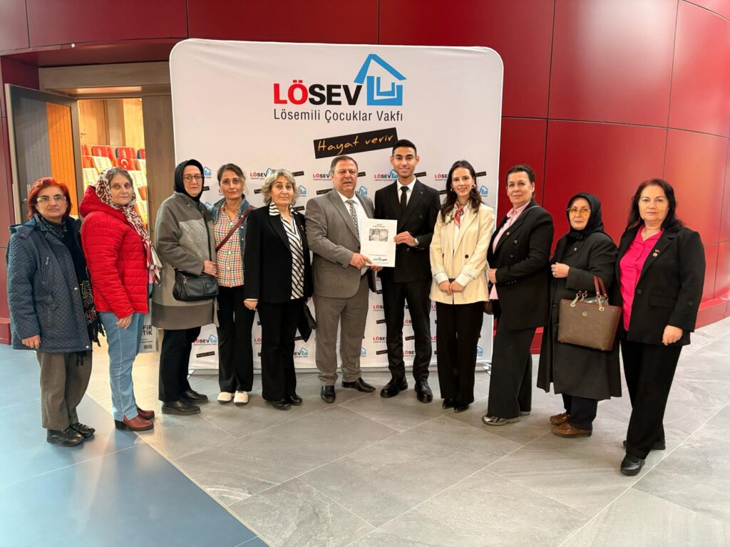 Bursa’da emeklilerden LÖSEV’e 23 Nisan hediyesi