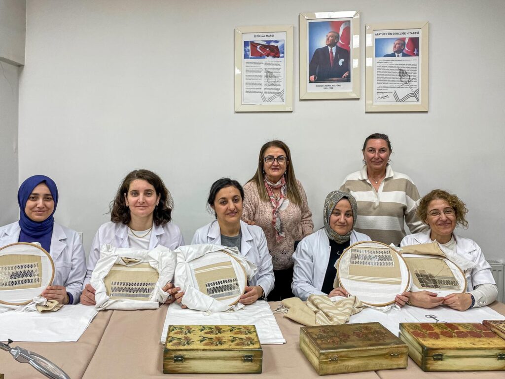 Sandıktan Sanata: Çınarcık İşi Üzerine Bir Atölye Çalışması