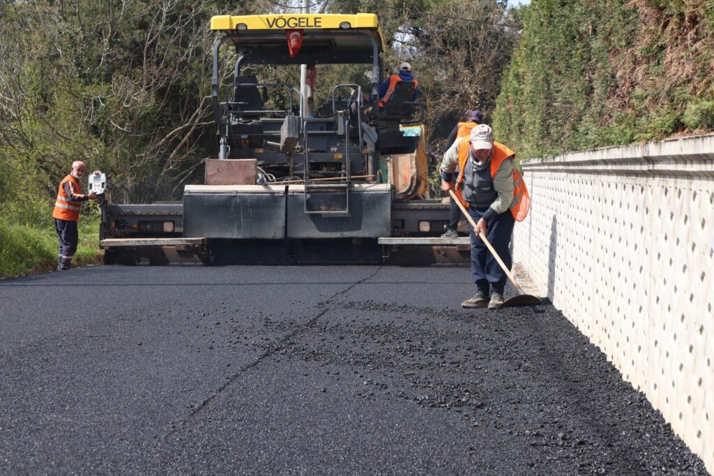 Osmangazi’de iki sokağa sıfır asfalt