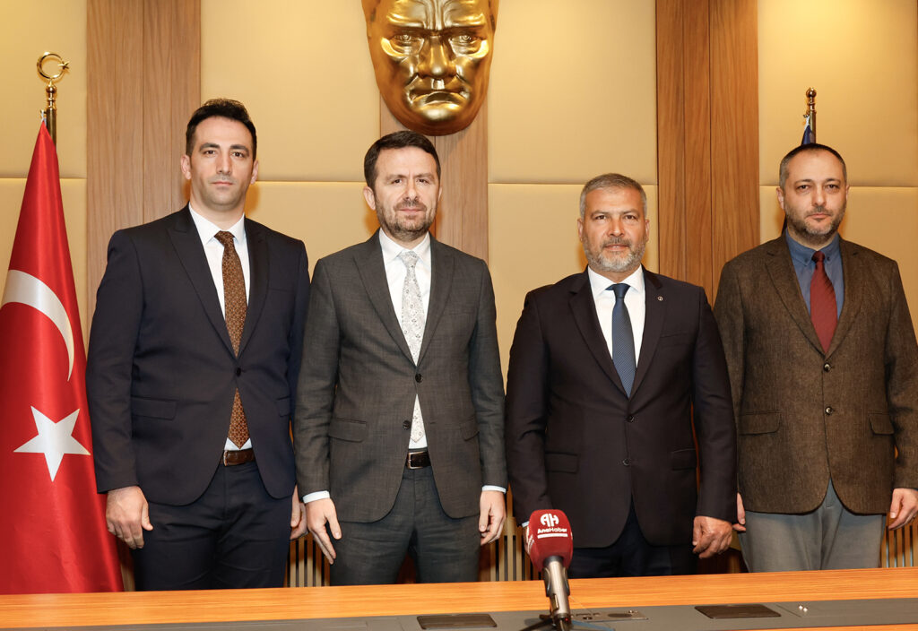 İletişimcilere büyük destek